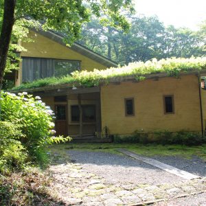 つながる心地よさ。家族の心と庭の四季の移ろいと。