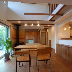 古材の梁がダイナミック！<br>木の玄人の家