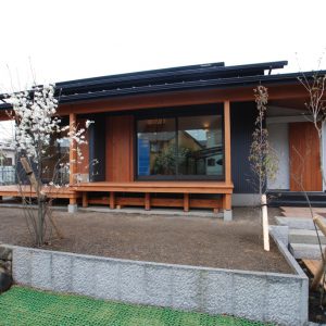 通りがかるたびに<br>暮らしを覗きたくなる憧れの家