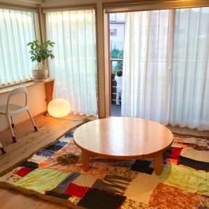 木の家で暮らす. 絨毯を縫ってみました。