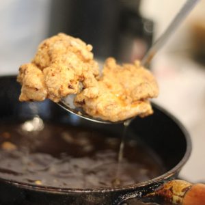 空間工房LOHAS で唐揚げ