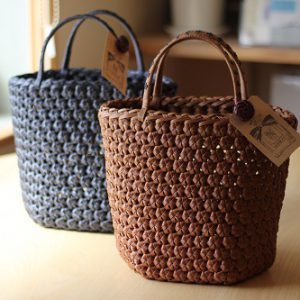 富士市で花かご編みのカゴバッグ