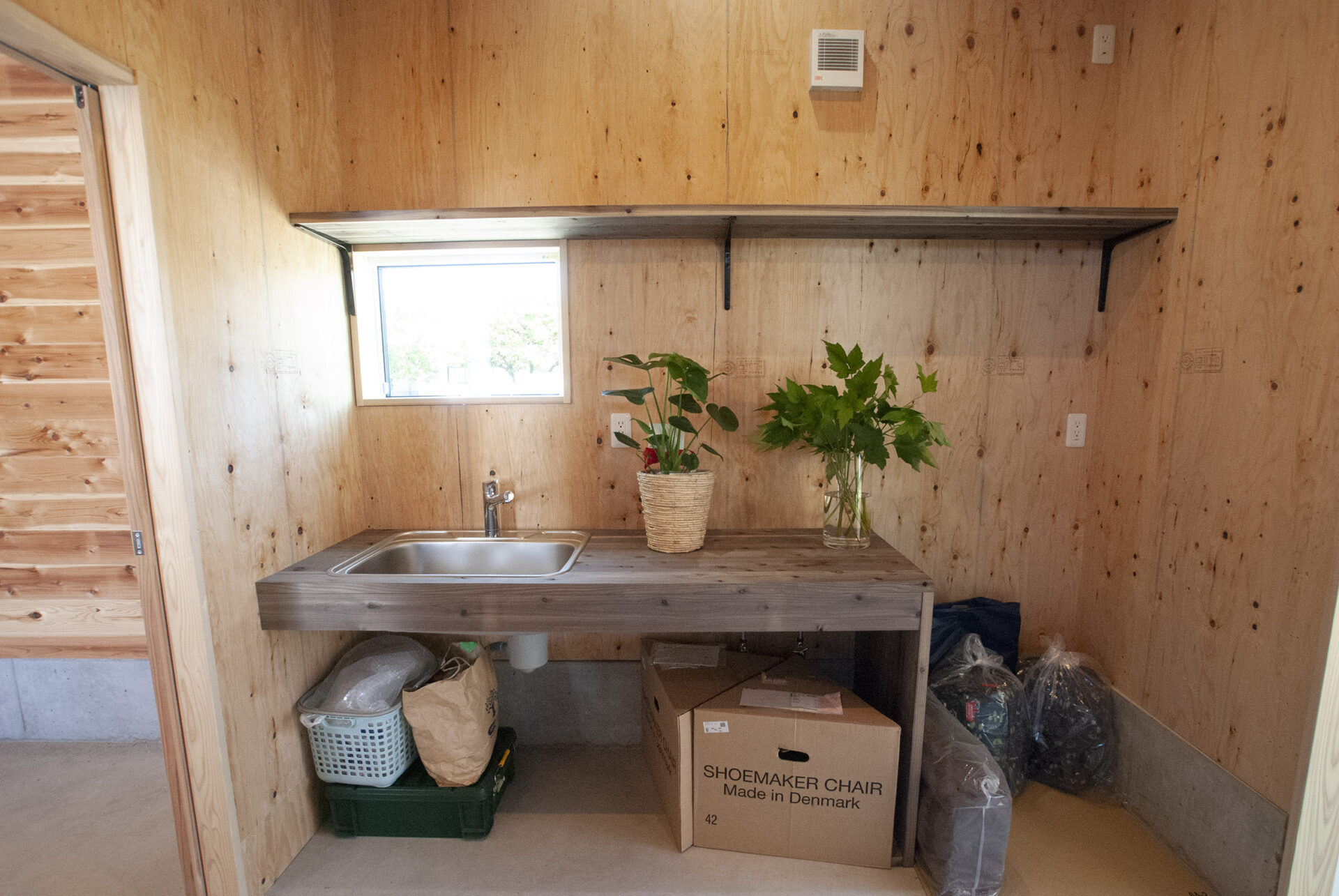 小屋の手洗い場