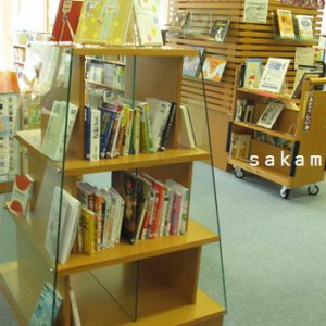 富士市図書館の新着コーナー