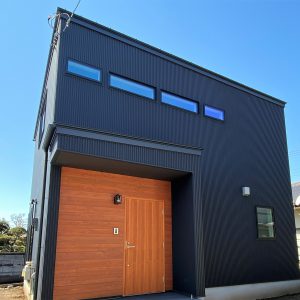 シンプルでコンパクトな家