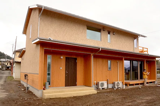 二階建ての戸建て住宅