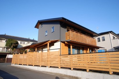 二階建ての住宅