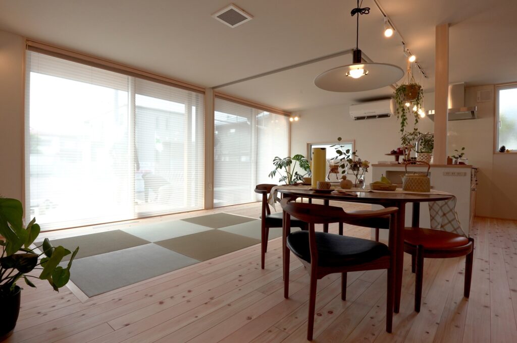 富士市の平屋の畳リビング