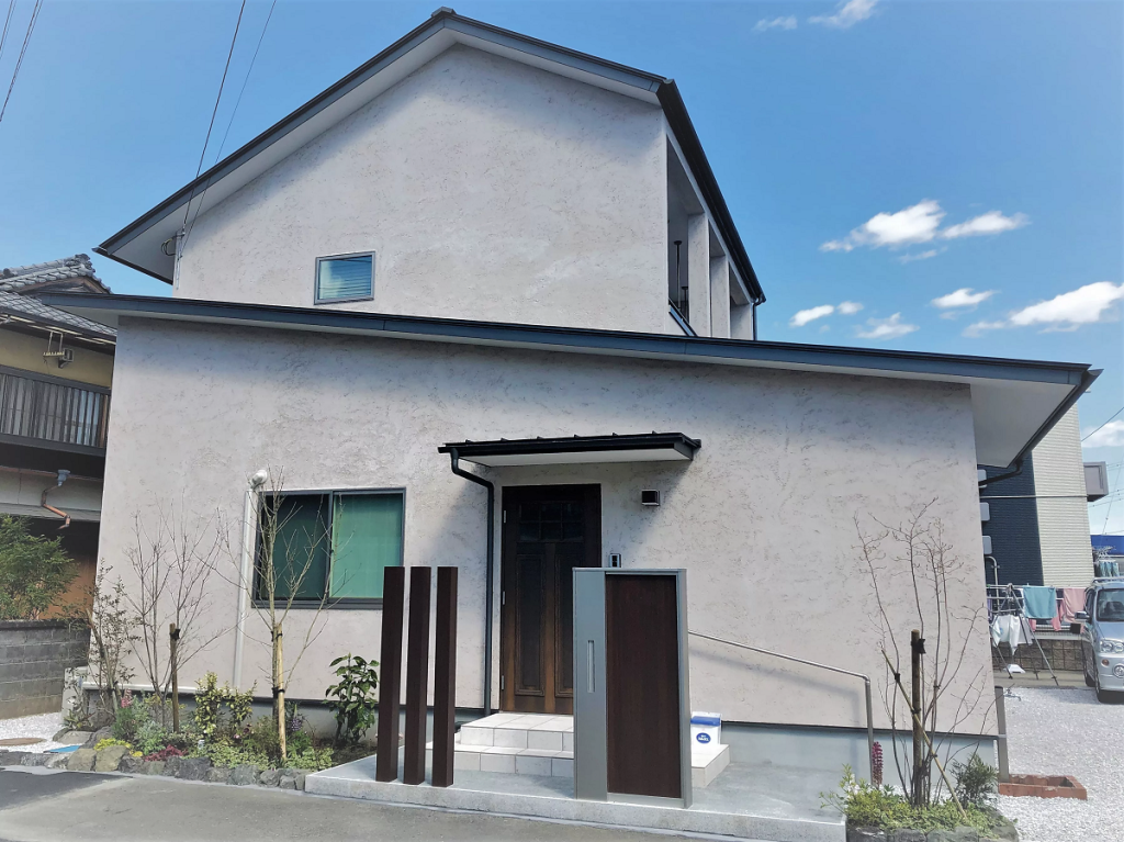 グレーの家が人気｜注文住宅の外観や外壁のトレンドや画像で施工事例の紹介も