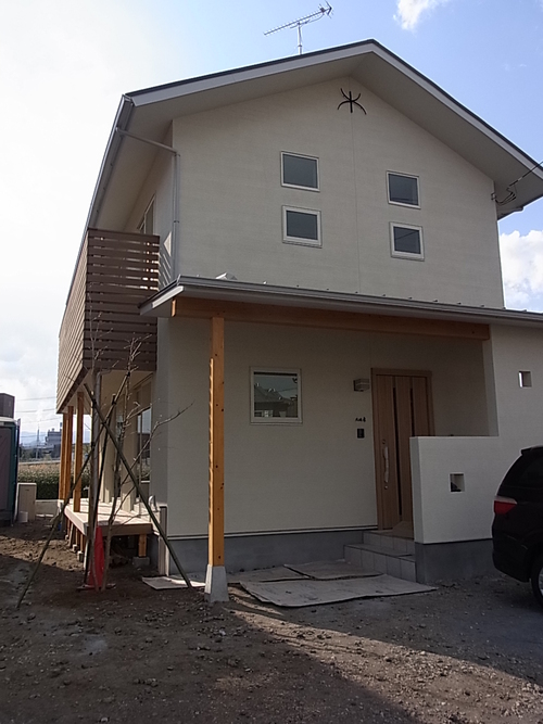 朝霧高原の平屋の住まい。写真を撮ってもらいました。