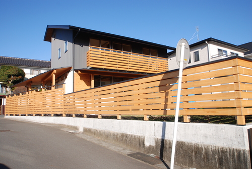 朝霧高原の平屋の住まい。写真を撮ってもらいました。