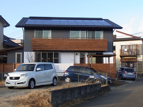 太陽熱と太陽光のハイブリットです。